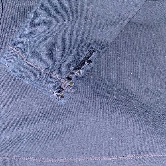 Y2K Banana Republic Black Long Sleeve Tee With Silk Trim And Button Detail - Picture 4 of 4